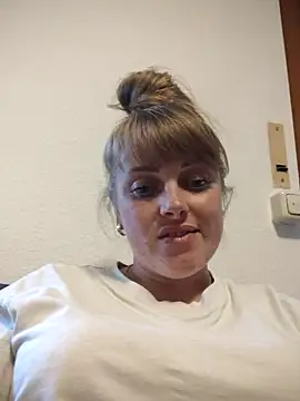 CoddessCrystal online show from September 29, 1:38 pm