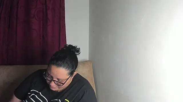 Snapshot of tetasgrandes_karol chatting on October 21, 2:37 am tetasgrandes karol online show from October 21, 2:37 am