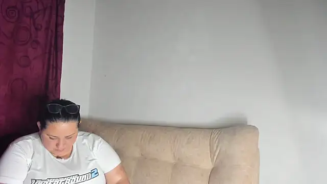 tetasgrandes karol online show from November 23, 1:08 am