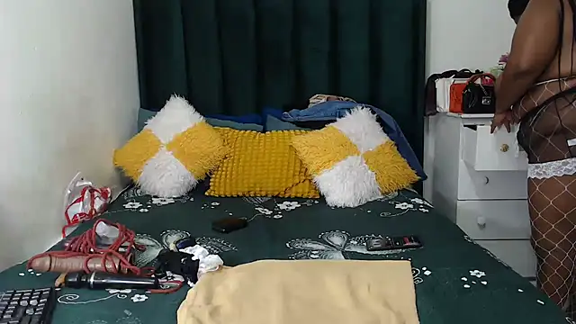 GaggingQueenxx online show from April 15, 4:07 pm