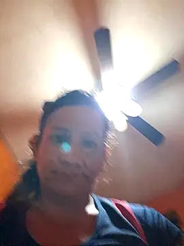 miicheele32 online show from September 18, 7:07 am