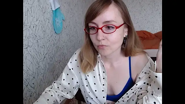 Athena Richards online show from August 2, 8:50 am