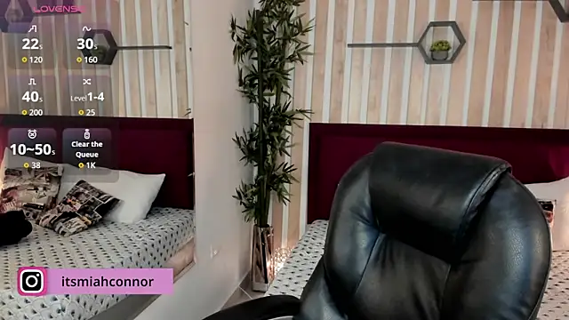 miah connor online show from December 2, 7:38 pm