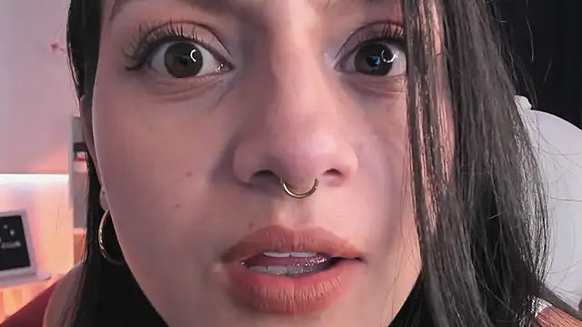 nahiapaws online show from March 3, 9:54 pm