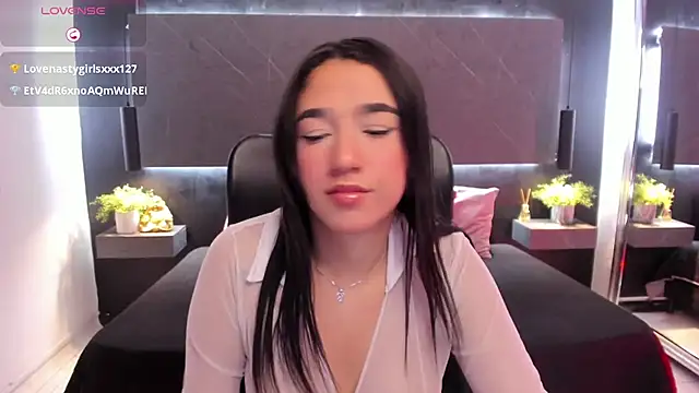 SaraaMills online show from March 27, 8:26 am