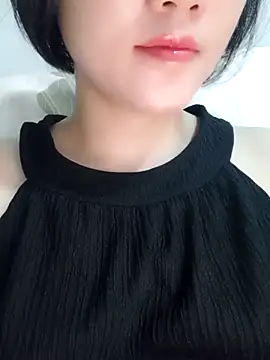  Attractivegirl33 online show from October 6, 5:35 am