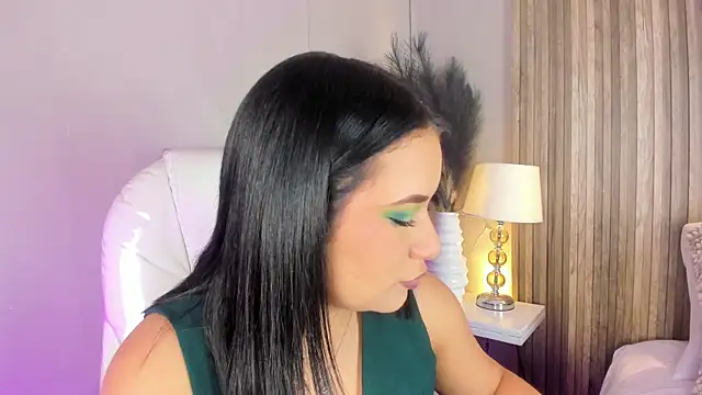 HannaKarson online show from March 11, 11:47 am