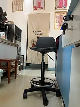 andii-1 online show from April 13, 2:02 am