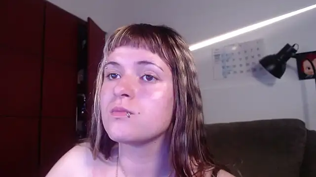 NEXT DOOR GIRL  online show from November 5, 10:04 pm