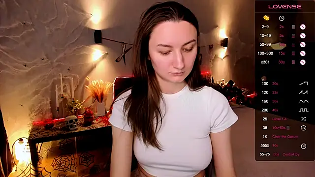 annacooleman online show from October 31, 6:26 am