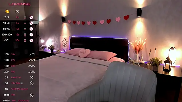 annacooleman online show from October 3, 3:11 am