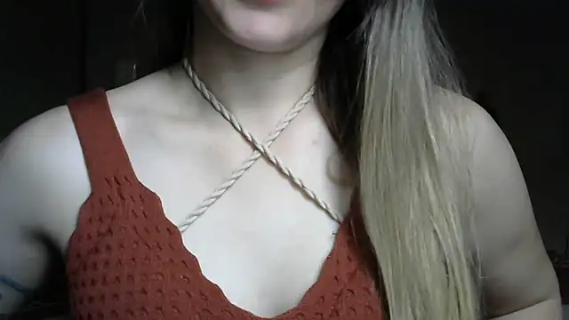 Snapshot of branca18hot chatting on October 4, 4:44 pm branca18hot online show from October 4, 4:44 pm