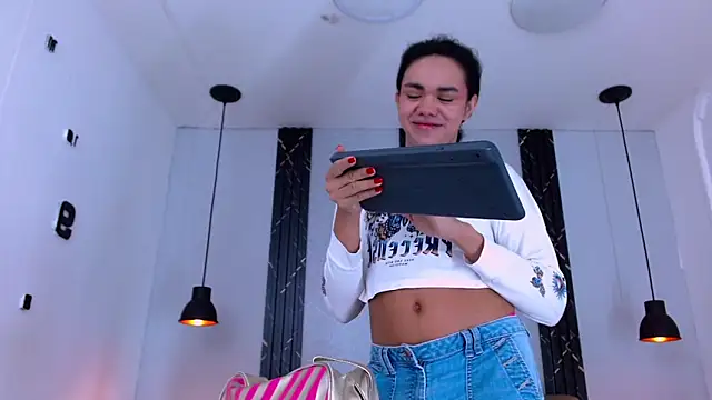 Snapshot of AndreaGil_ chatting on October 2, 12:54 pm AndreaGil online show from October 2, 12:54 pm