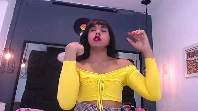 AndreaGil  online show from February 24, 6:39 pm