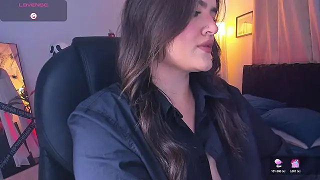 Snapshot of ellarosee_ chatting on October 21, 6:12 pm ellarosee online show from October 21, 6:12 pm