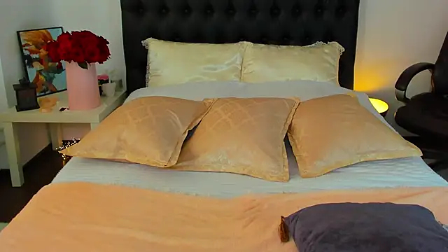 Goddess Squirt  online show from October 27, 4:30 am