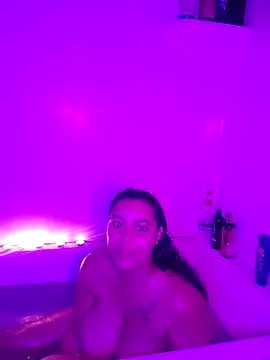 cinnaminnie online show from March 30, 4:28 pm