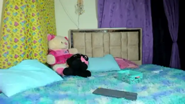 Alanaysargirlshot online show from June 12, 8:39 pm