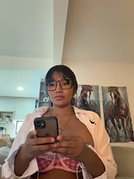 Jessie-pradoo online show from April 14, 10:10 pm