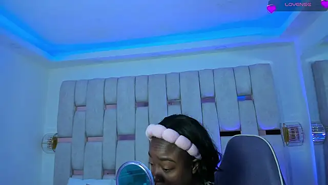 mia schwarz online show from March 10, 10:47 pm