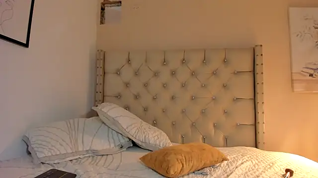 vanesasexyhot21 online show from February 3, 6:40 am