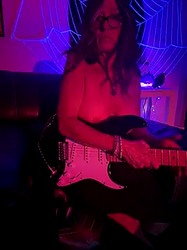 karrmmaa online show from September 16, 8:55 am