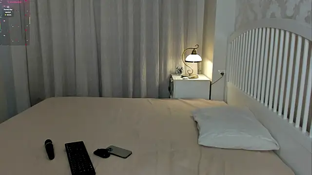 Eva  Lewis online show from March 8, 3:32 am