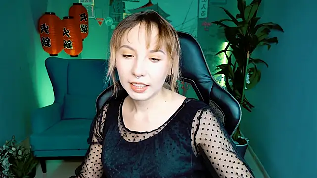 Snapshot of JasmineMilko chatting on October 14, 5:21 am JasmineMilko online show from October 14, 5:21 am