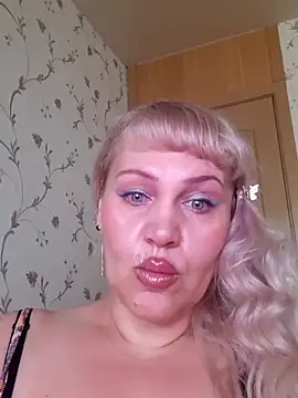 IsabellaBoni online show from June 4, 7:02 am