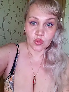 IsabellaBoni online show from June 2, 6:03 am