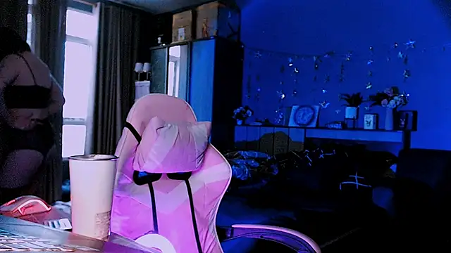 Snapshot of candy_lina chatting on October 2, 8:19 am candy lina online show from October 2, 8:19 am