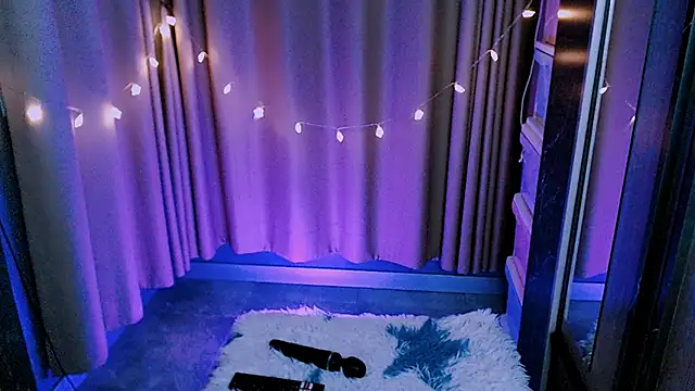 Snapshot of candy_lina chatting on October 19, 11:01 am candy lina online show from October 19, 11:01 am