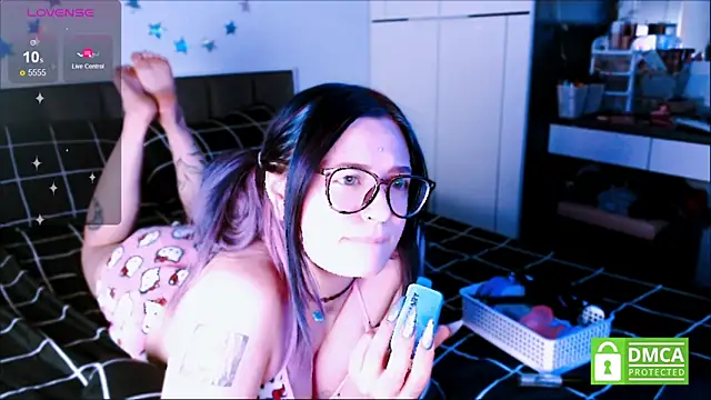 Snapshot of candy_lina chatting on December 2, 10:49 am candy lina online show from December 2, 10:49 am