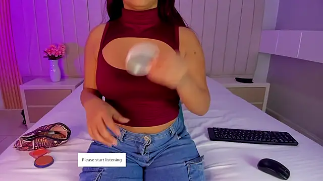 Littleolivia  online show from February 10, 1:25 pm