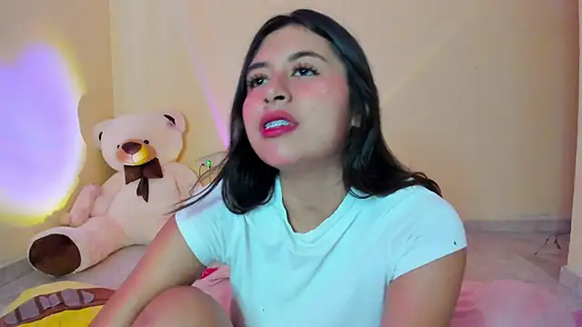 Snapshot of _maiahairy_ chatting on October 5, 1:16 pm maiahairy online show from October 5, 1:16 pm
