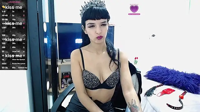 charllotee dark online show from February 24, 8:40 pm