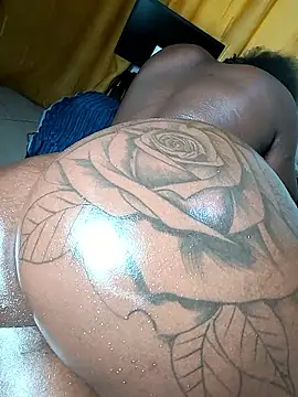 Hugemassivebootie online show from September 26, 7:17 am