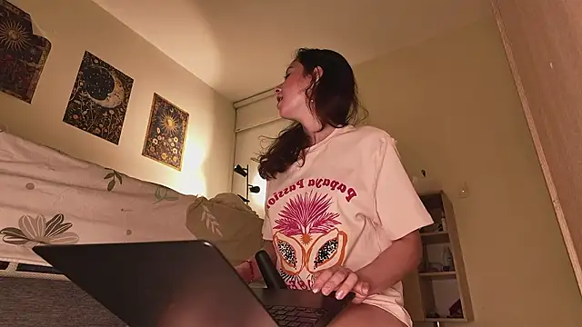 juanasnz99 online show from March 6, 6:08 am