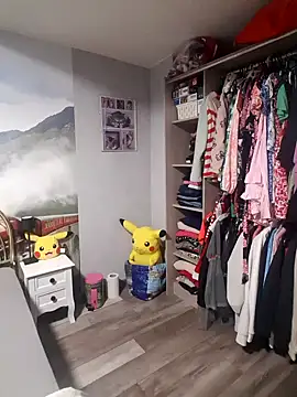 poussichienne online show from September 11, 9:09 am