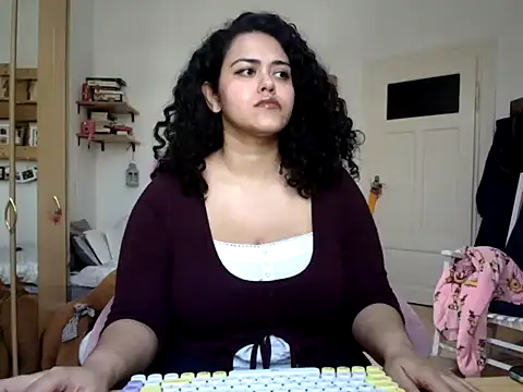 Curvydesifromgermany online show from February 27, 11:54 am