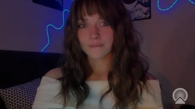 Emilia0 0 7 online show from February 26, 9:03 pm