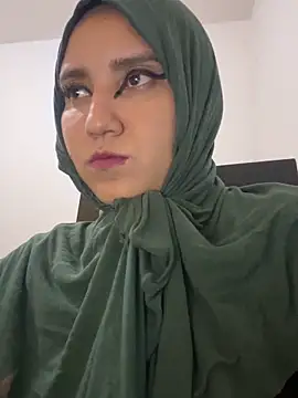 hannahayat online show from March 22, 3:18 pm