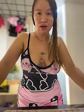 Emiily lee online show from February 17, 9:19 am