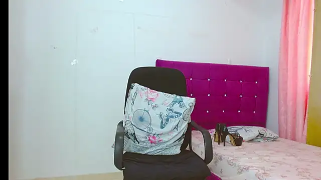 chantalsemenova1 online show from March 10, 3:16 pm