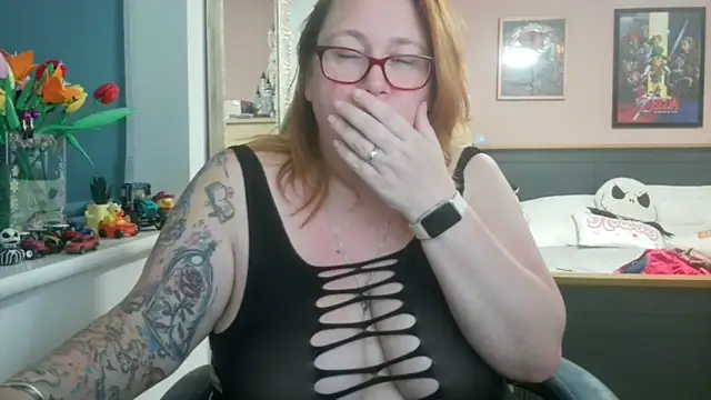 NikiDeeOfficial online show from June 10, 9:35 pm
