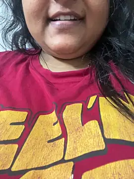 smile pretty online show from March 1, 7:35 pm