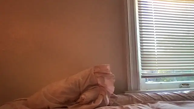 loveofbea online show from April 16, 12:49 pm