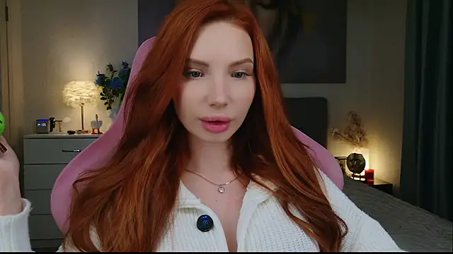 JudyWalkerr online show from March 25, 3:15 pm