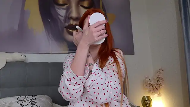 JudyWalkerr online show from September 29, 2:00 pm