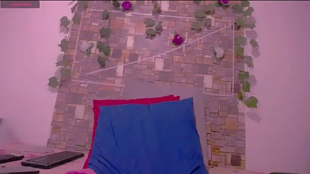 CrazyRousex online show from December 1, 3:37 pm